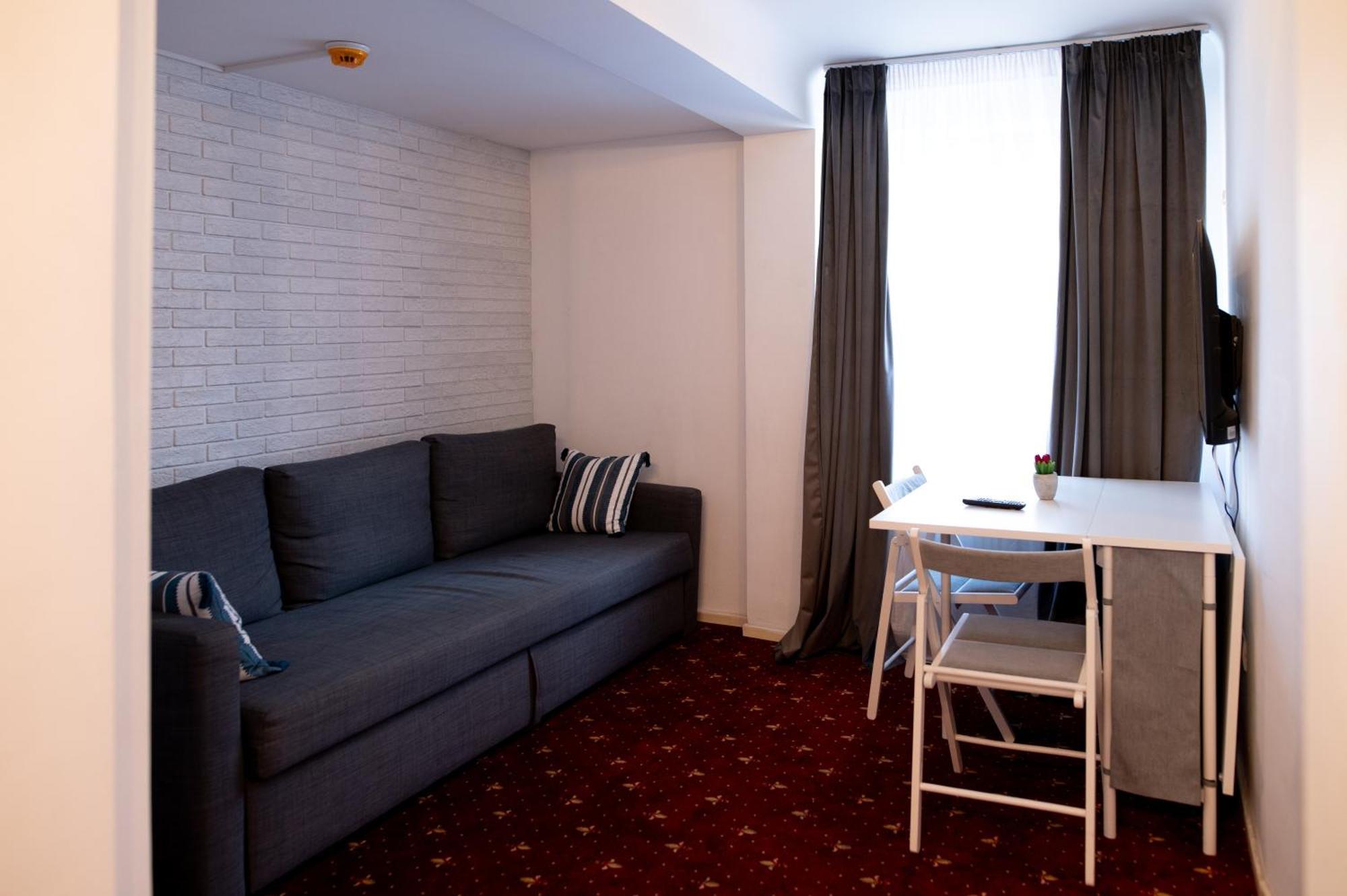 Moise House - Kosher Aparthotel Bukarest Exteriör bild