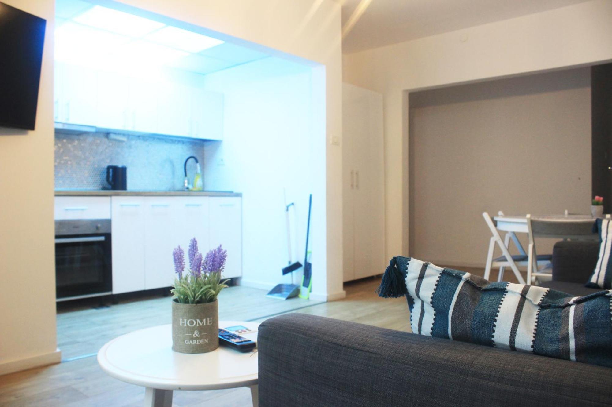 Moise House - Kosher Aparthotel Bukarest Exteriör bild