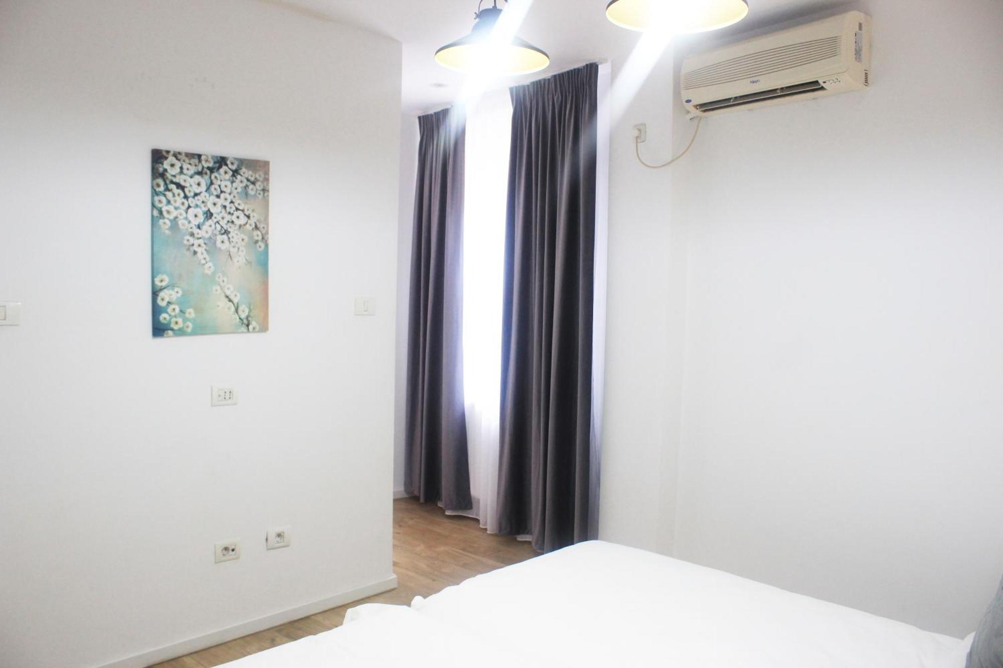 Moise House - Kosher Aparthotel Bukarest Exteriör bild