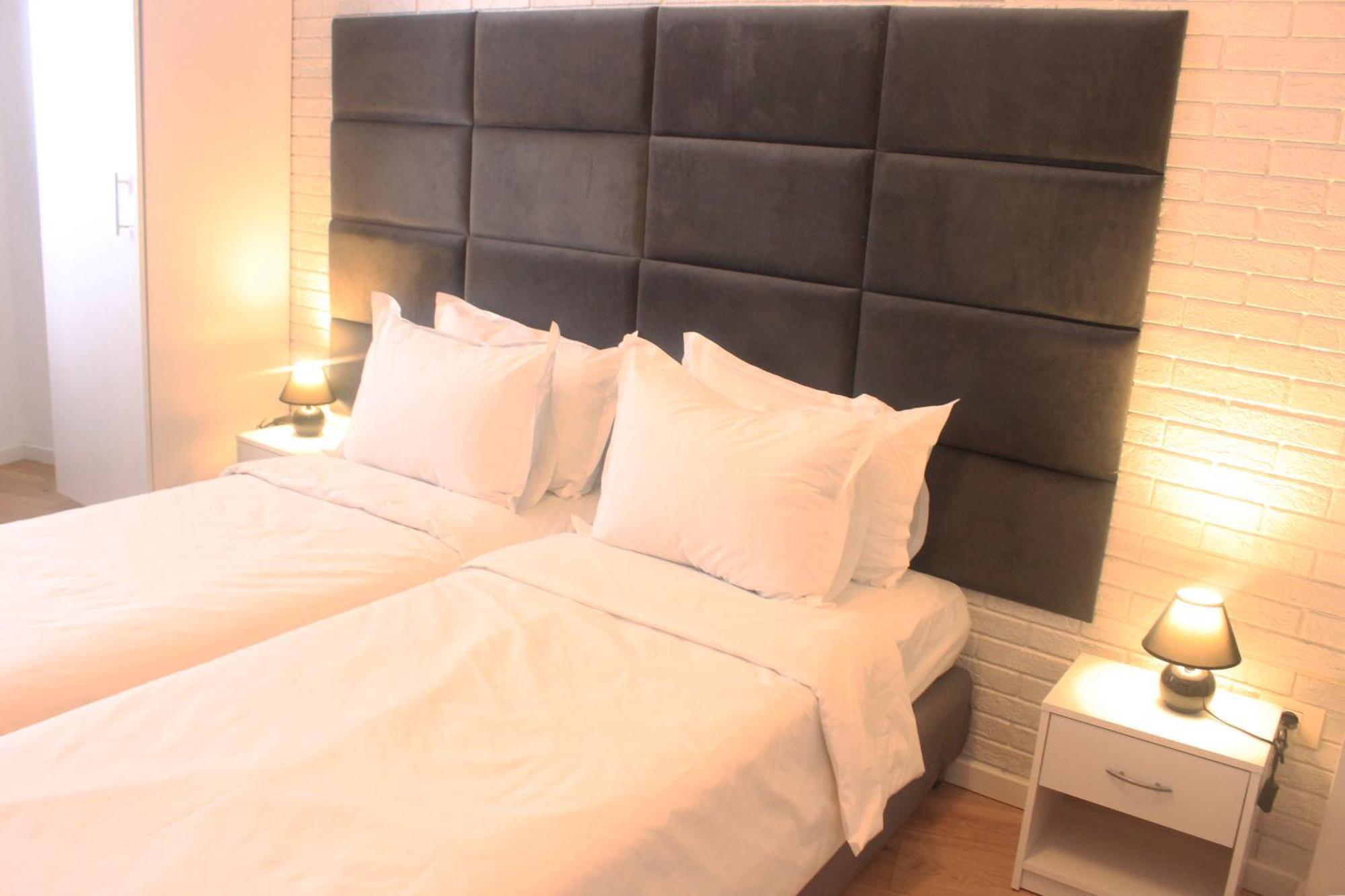 Moise House - Kosher Aparthotel Bukarest Exteriör bild